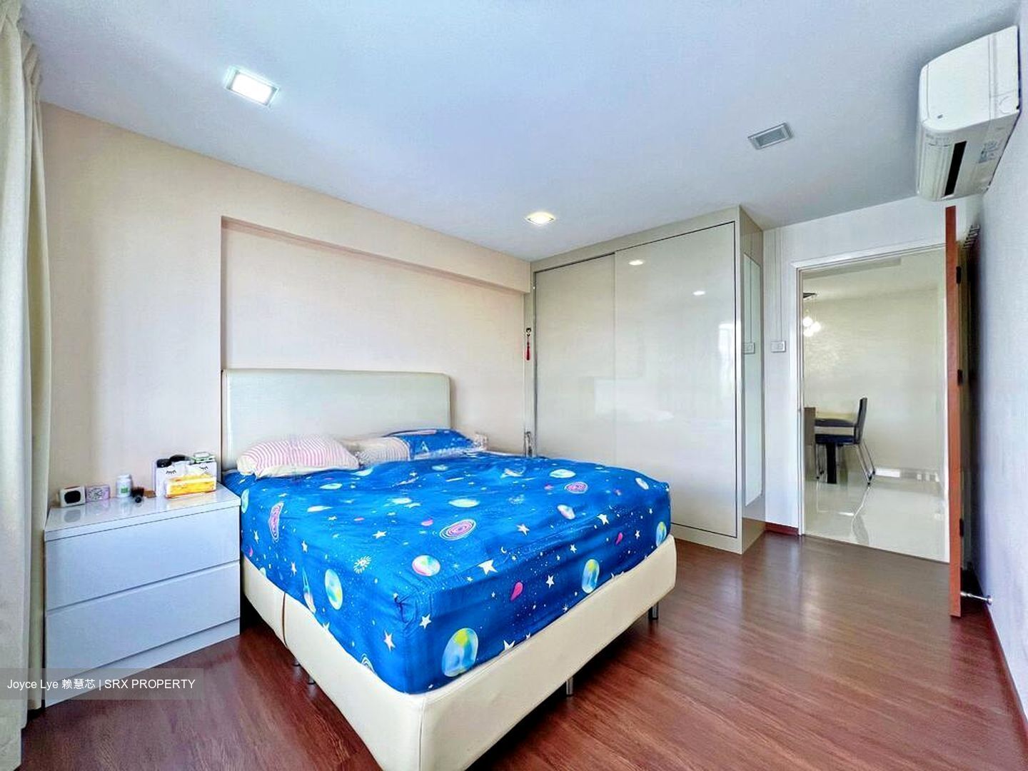 Blk 212 Jurong East Street 21 (Jurong East), HDB 5 Rooms #585097101
